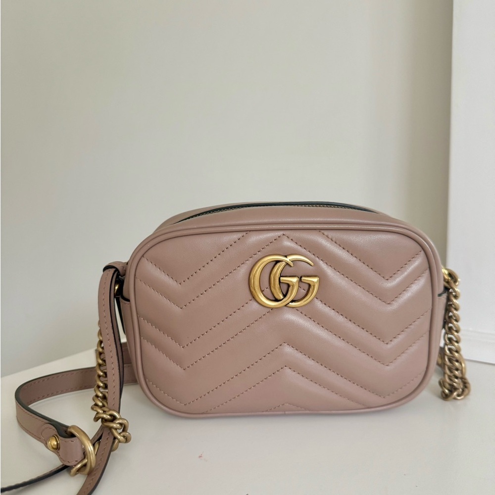 SOLD! Gucci Marmont Crossbody Handbag Like New